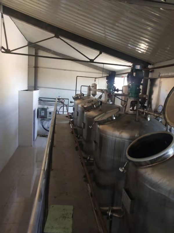 新疆博樂(lè)3噸精煉設(shè)備